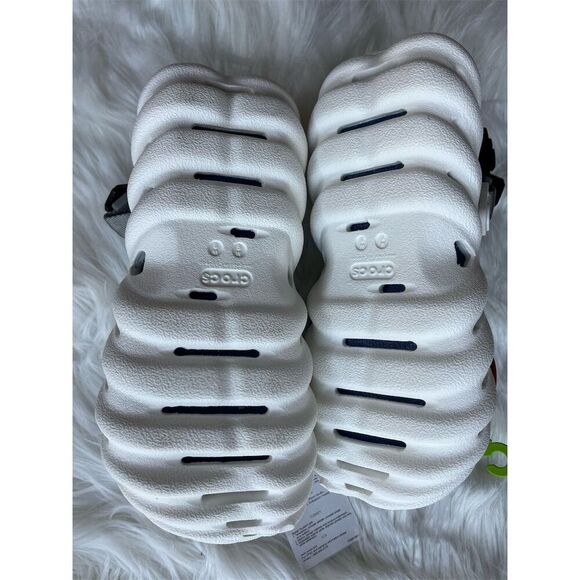 🆕 Marvel Crocs Captain America Echo Clog Unisex Size Men’s 6 Women’s 8 - Picture 6 of 7